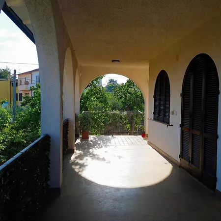 Nicol بيت للعطل *